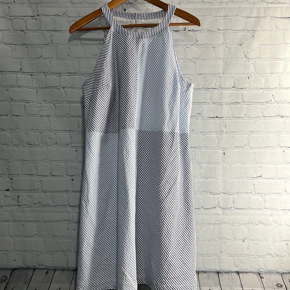 Vineyard Vines Dresses & Skirts - Vineyard Vines womens xl sleeves seer sucker dress